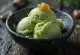 盛り付けられたわさびアイスクリーム
